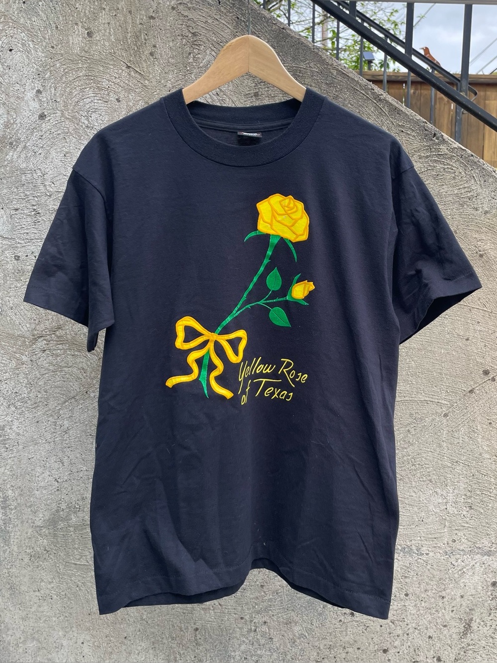 Vintage 90s Yellow Rose of Texas t shirt size men’s large